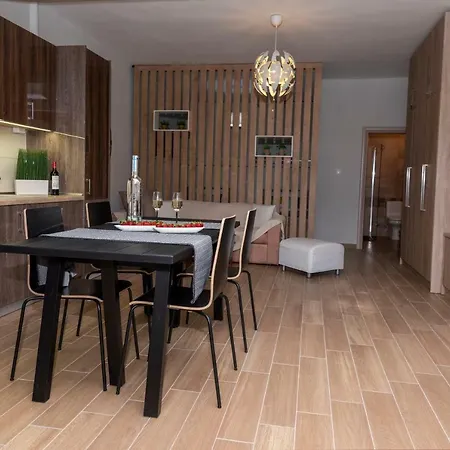 Cavas Luxury Apartman *